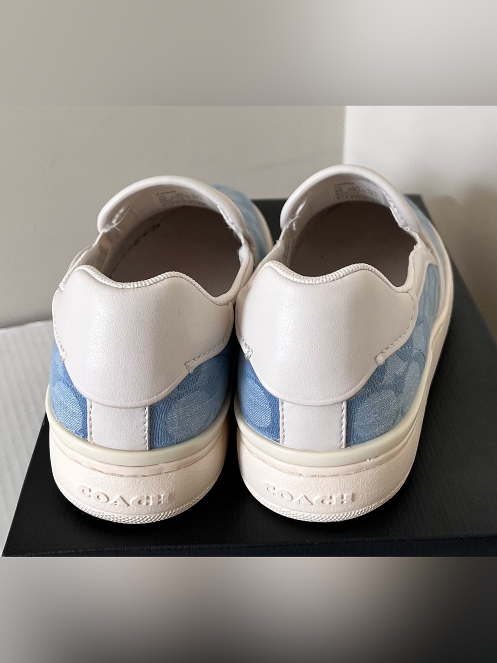 Coach Wells Women Chambray Signature Slip-On Sneakers size 6 B - Picture 2 of 7